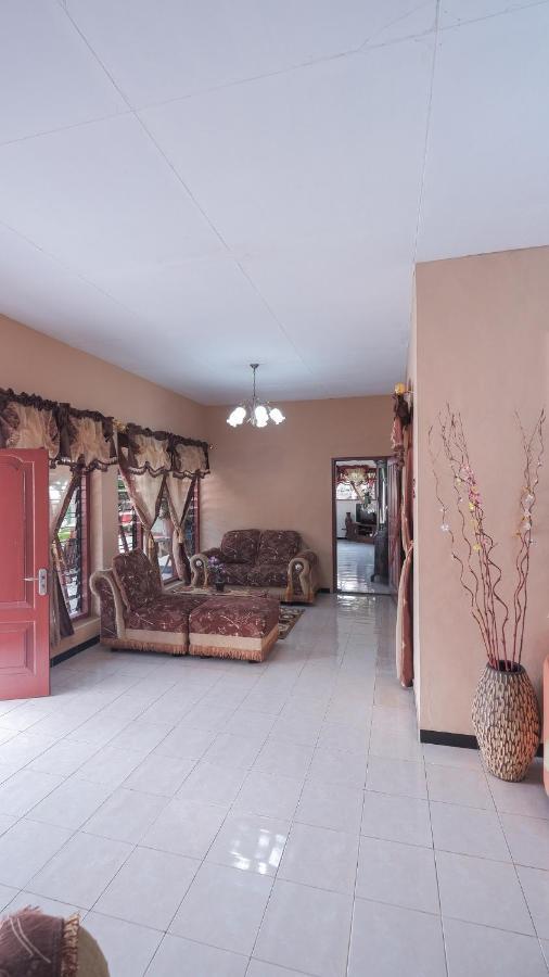 Marry Ind Gunung Kawi Guest House Malang Bumirejo Ngoại thất bức ảnh